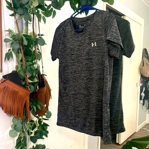 Small Women’s Under Armour Shirt